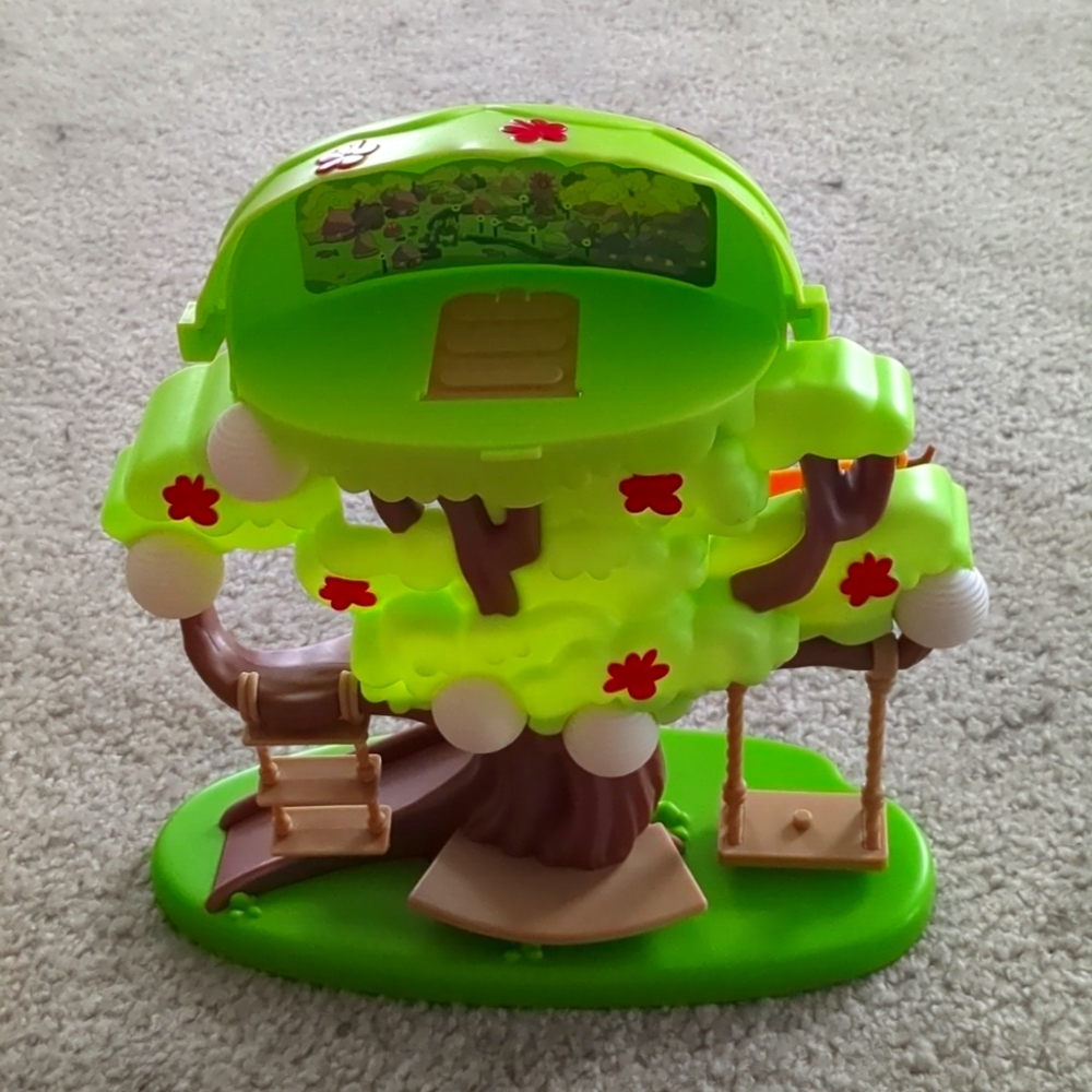 Bluey Treehouse Playset - no characters included